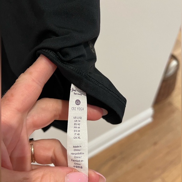 ⭐️ CRZ YOGA Ultralight Hip Length Racerback Tank - Picture 4 of 6